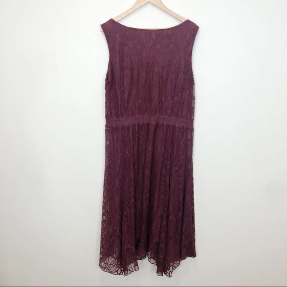 Reba Lace Midi Dress Sleeveless Embroidered Detail Burgundy - Picture 2 of 9